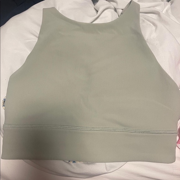 LULULEMON SPORTS BRA SIZE 4 💚 - Picture 2 of 4